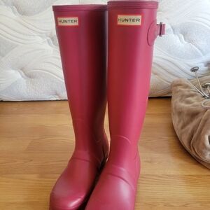 HUNTER high boots. Size 8. Pink/purple. Excellent condition
